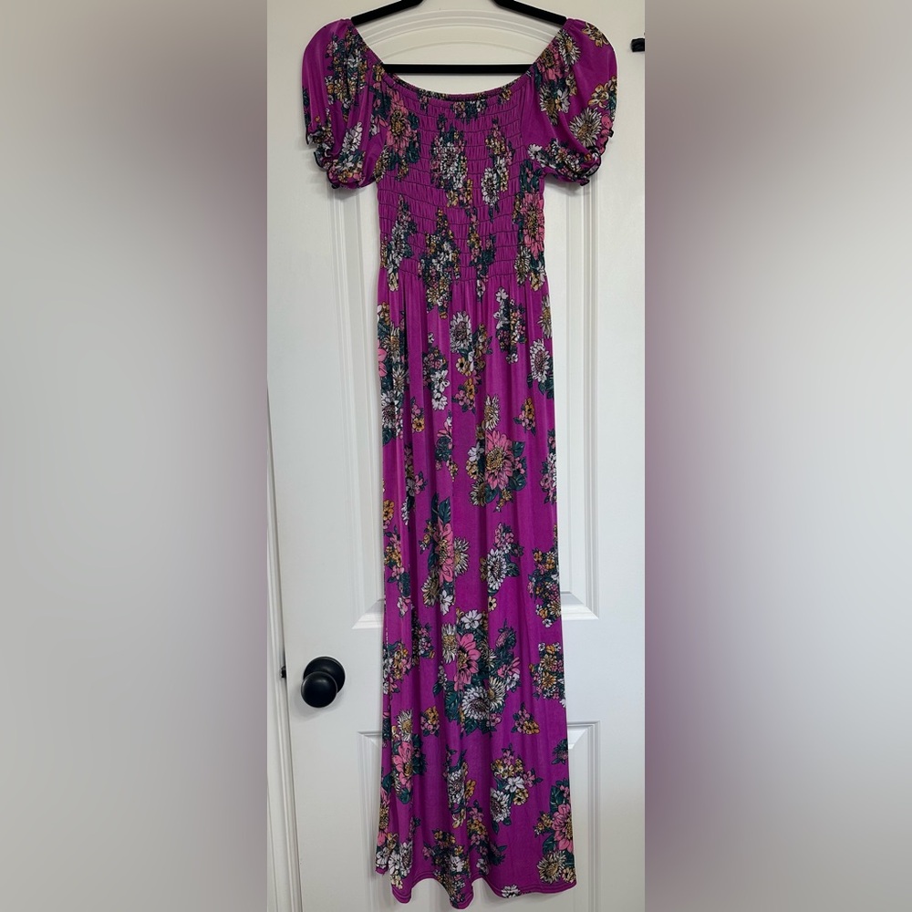 Purple Floral Off-Shoulder Maxi Dress / Medium